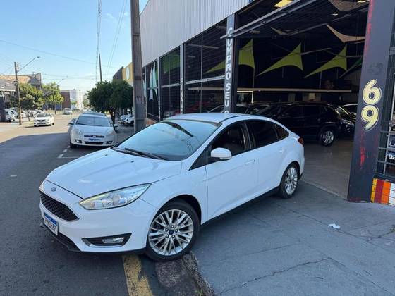 FORD FOCUS 1.6 SE 16V FLEX 4P POWERSHIFT FORD FOCUS 1.6 SE 16V FLEX 4P POWERSHIFT